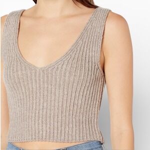 The Drop Sylvie Ribbed Knit V Neck Sleeveless Crop Tank Top Heather Mushroom‎ M